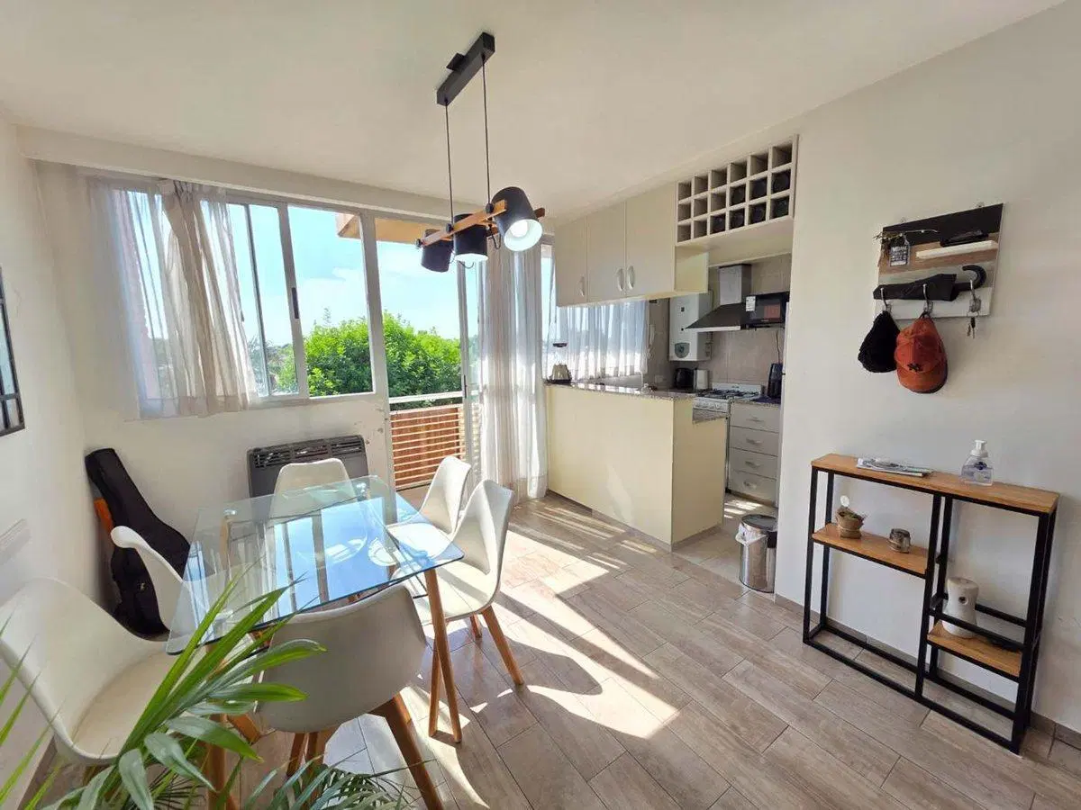 VENTA DEPTO 2 AMBIENTES BALCON CASTELAR CENTRO 2