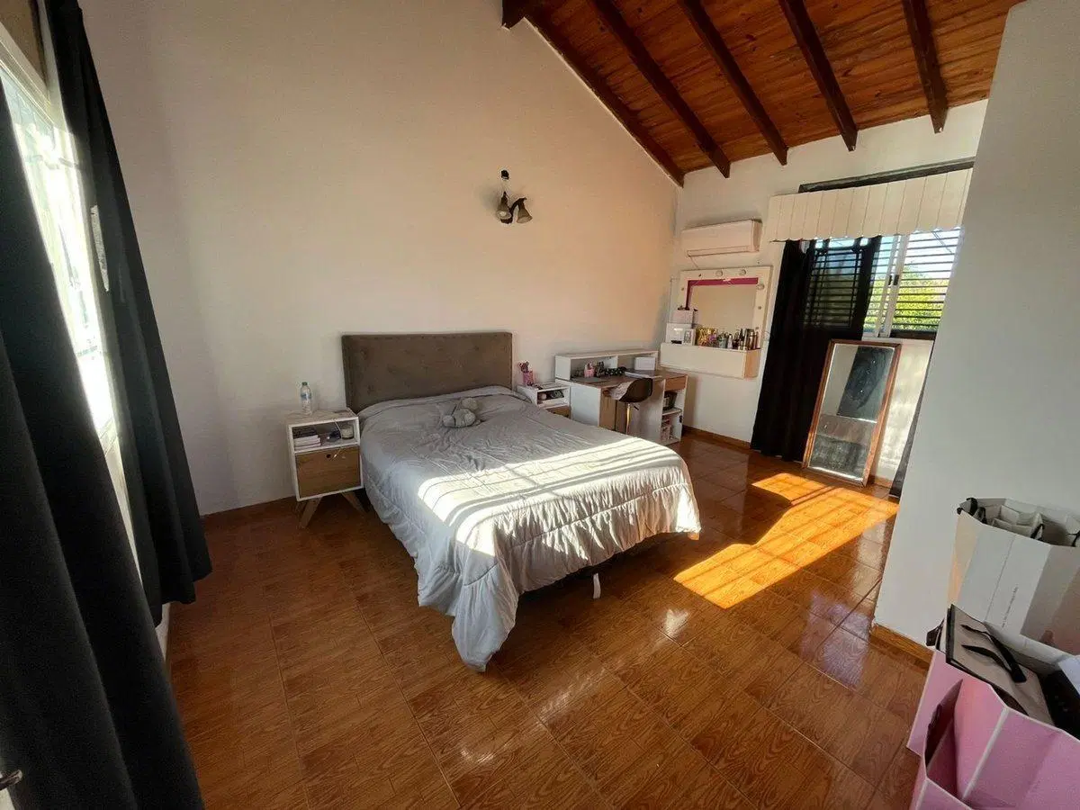 CASA EN VENTA 5 AMB- I. CASANOVA-LOTE 250m2 3