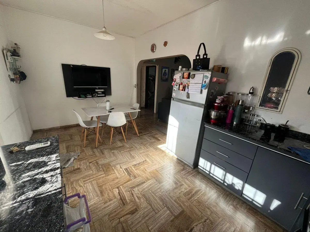 CASA EN VENTA 5 AMB- I. CASANOVA-LOTE 250m2 5
