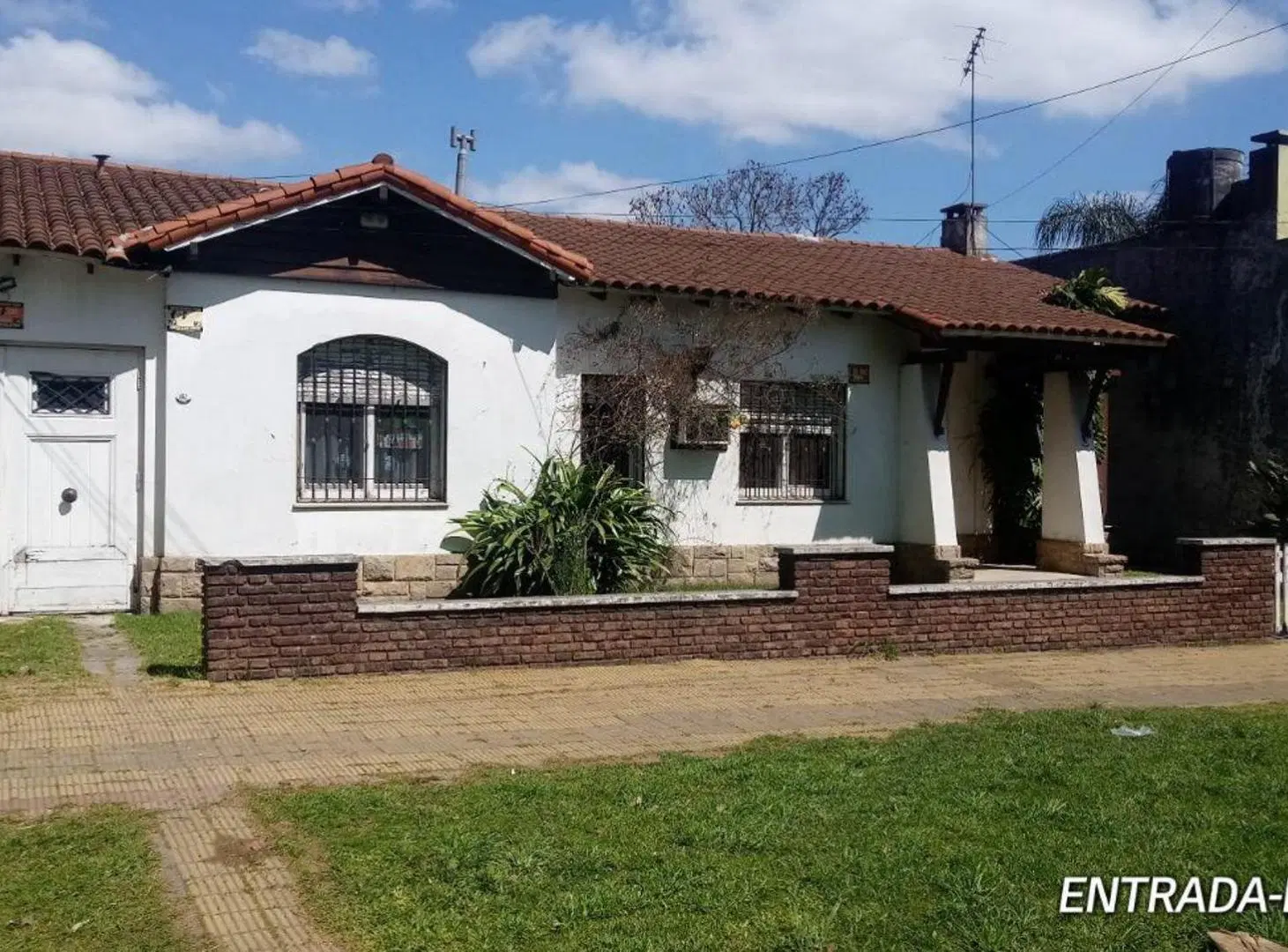 VENTA GRAN CASA 4 AMB CON PILETA EN MORON 2