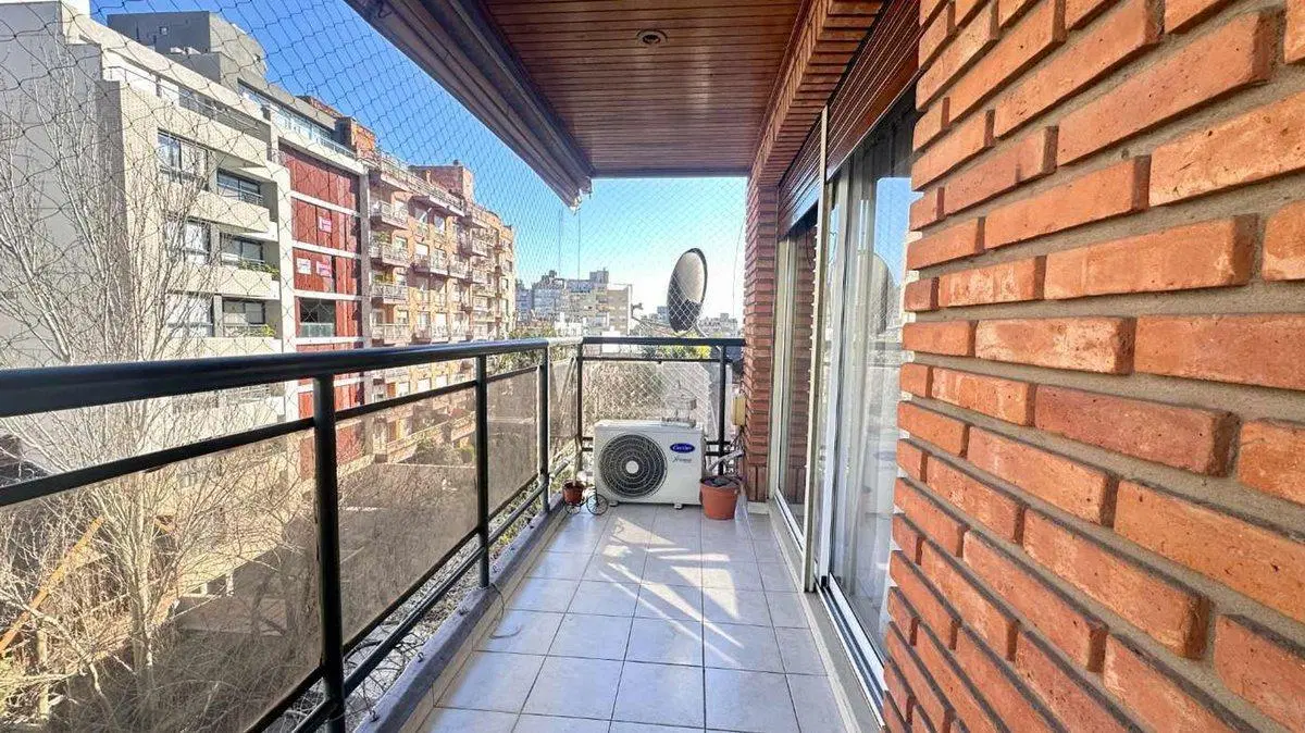 VENTA DEPTO 4 AMB. C/ ESP. GUARDA COCHE - CASTELAR 5