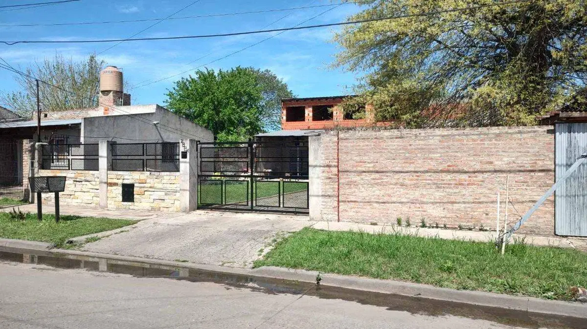 CASA EN VENTA EN ITUZAINGO LOTE PROPIO 2