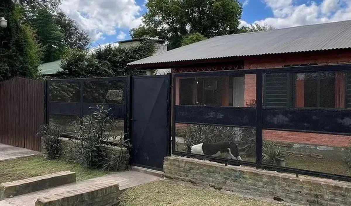 VENTA CASA 3 AMB. CON PILETA Y PARQUE EN LUJAN 2