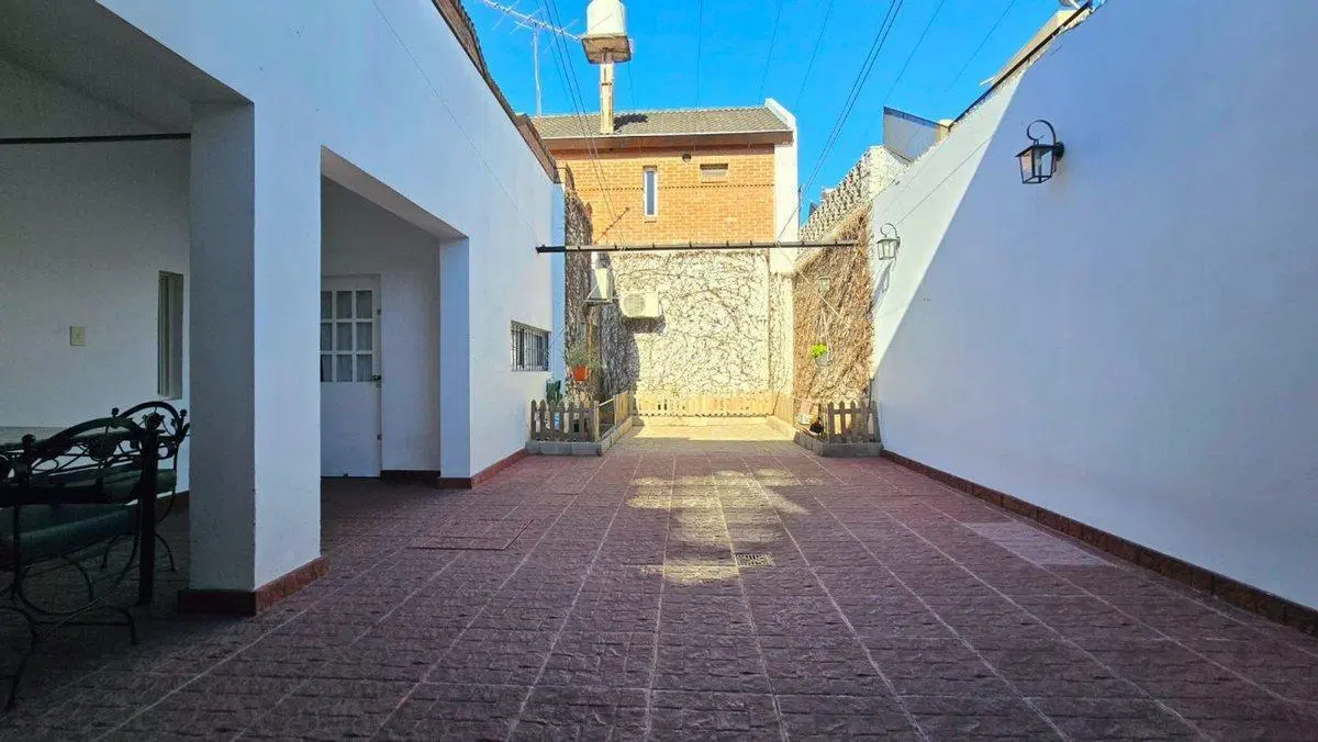 CASA 4 AMB C/ LOCAL Y FONDO DE COMERCIO + TERRAZA 5