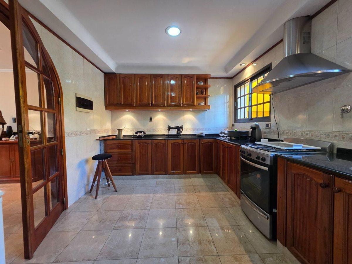 Foto de CASA 6 AMB COCHERA PATIO QUINCHO TERRAZA ITUZAINGO, imagen 4