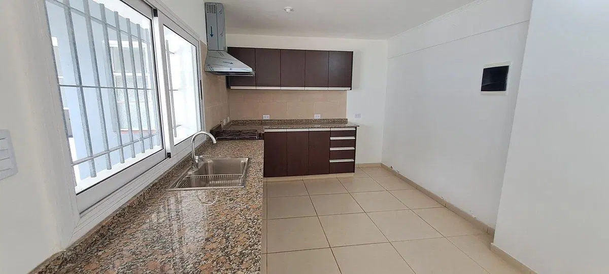 VENTA CASA 4 AMBIENTES PILETA COCHERA PADUA CENTRO 8