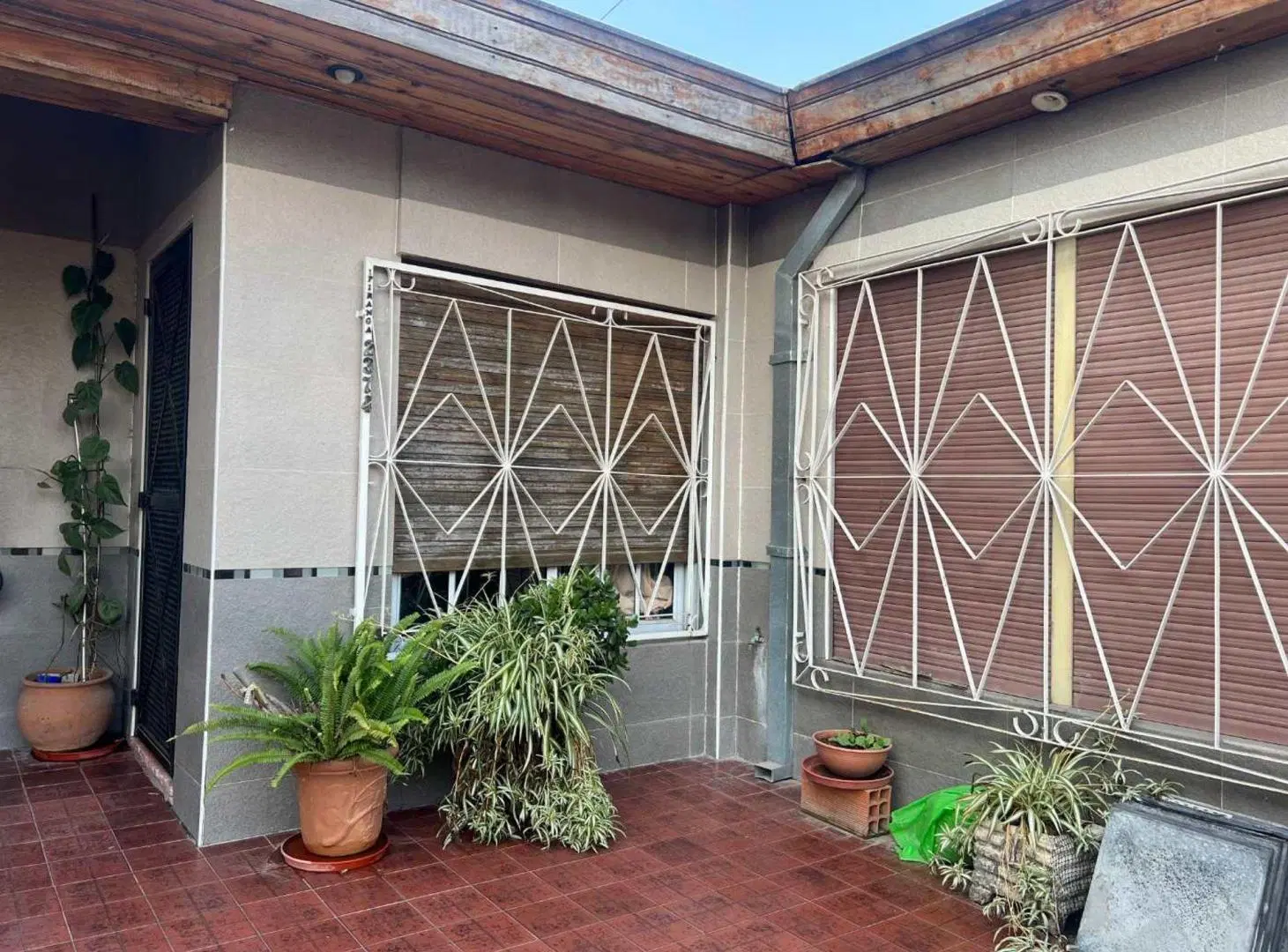 CASA VENTA R.CASTILLO 4 AMB PATIO/COCHERA/QUINCHO 2