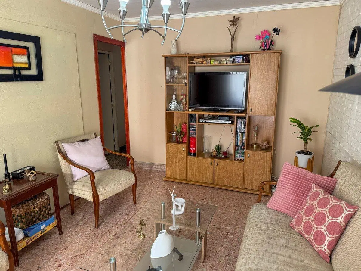 CASA 4 AMBIENTES COCHERA JARDIN PILETA ITUZAINGO 1