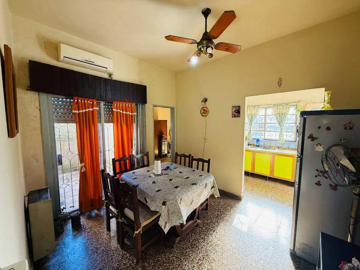 Casa 4 ambientes en venta, apta credito, Ituzaingo 4