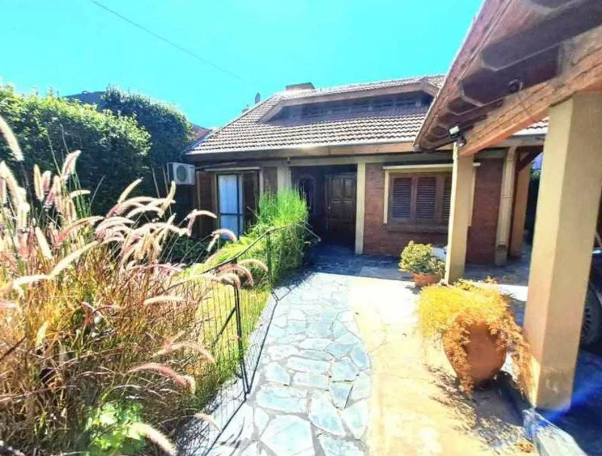 VENTA CASA 5 AMBIENTES ITUZAINGO PILETA Y COCHERA 5
