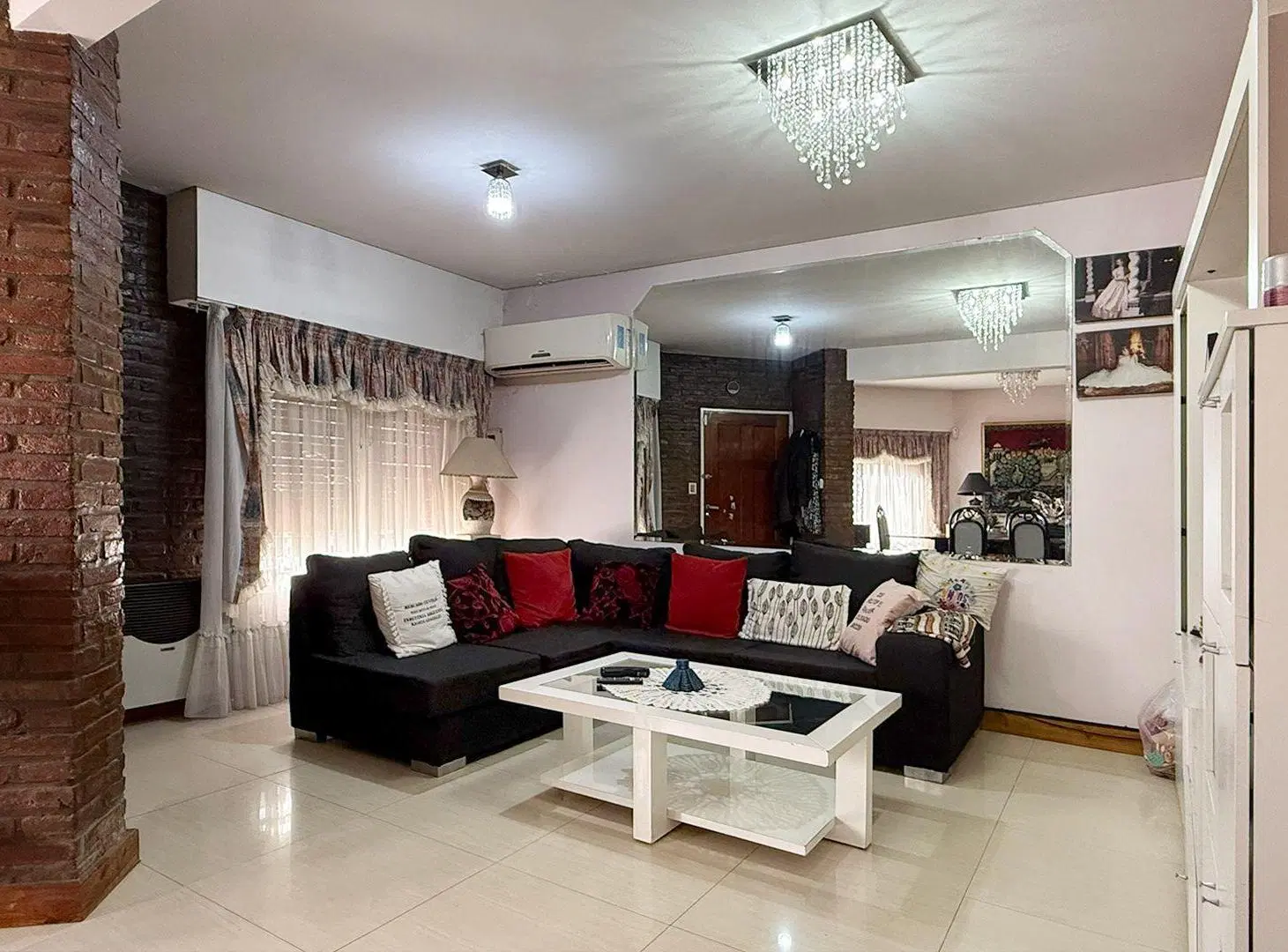 VENTA CASA 4 AMBIENTES HURLINGHAM PILETA 4