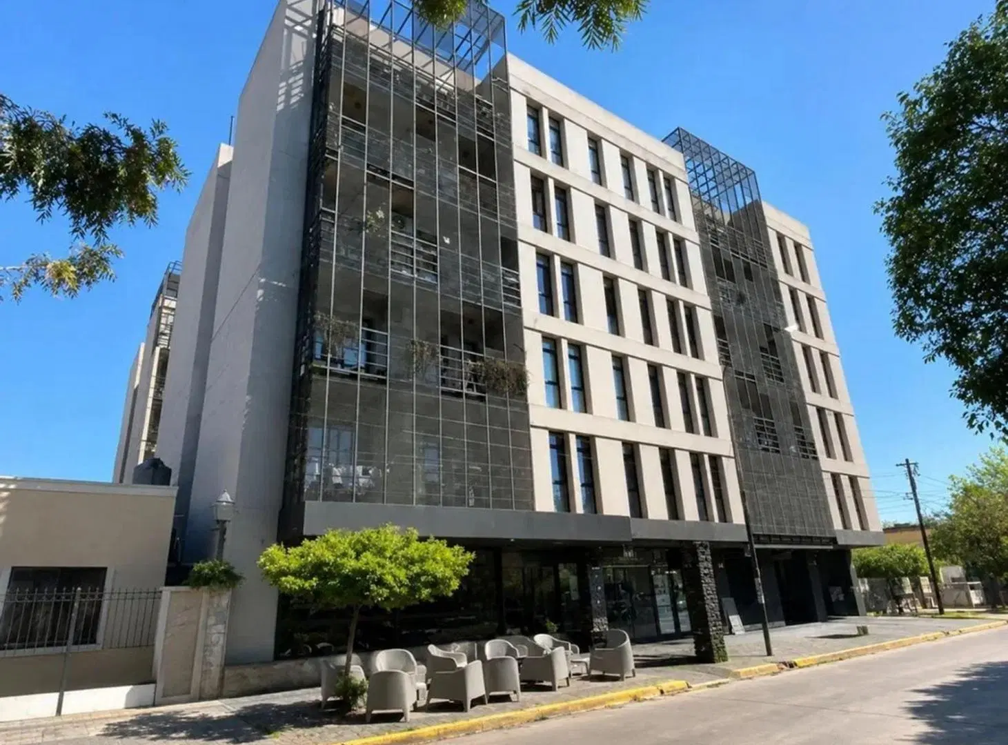VENTA DEPTO 2 AMB COCHERA Y TERRAZA PROPIA MORENO 2