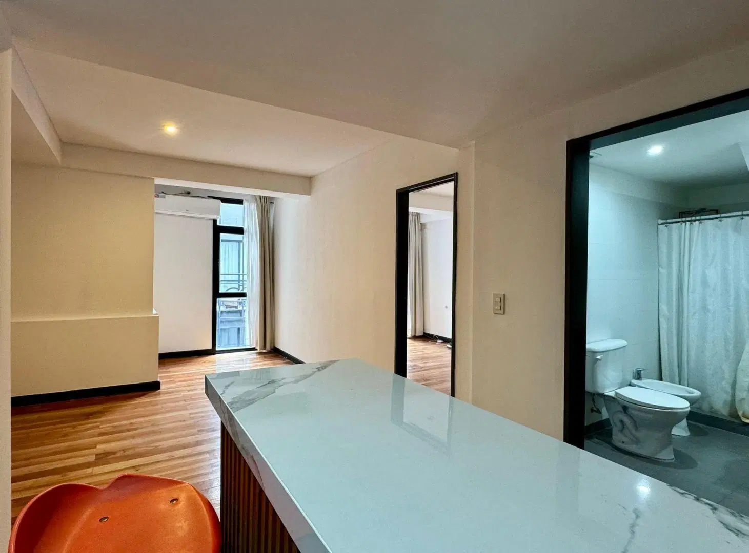 VENTA DEPTO 2 AMB COCHERA Y TERRAZA PROPIA MORENO 5