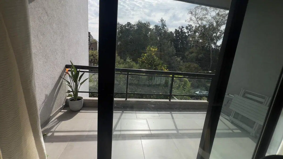 VENTA DEPTO 2 AMB C/BALCÓN -BAUL/COCH - MORENO 3