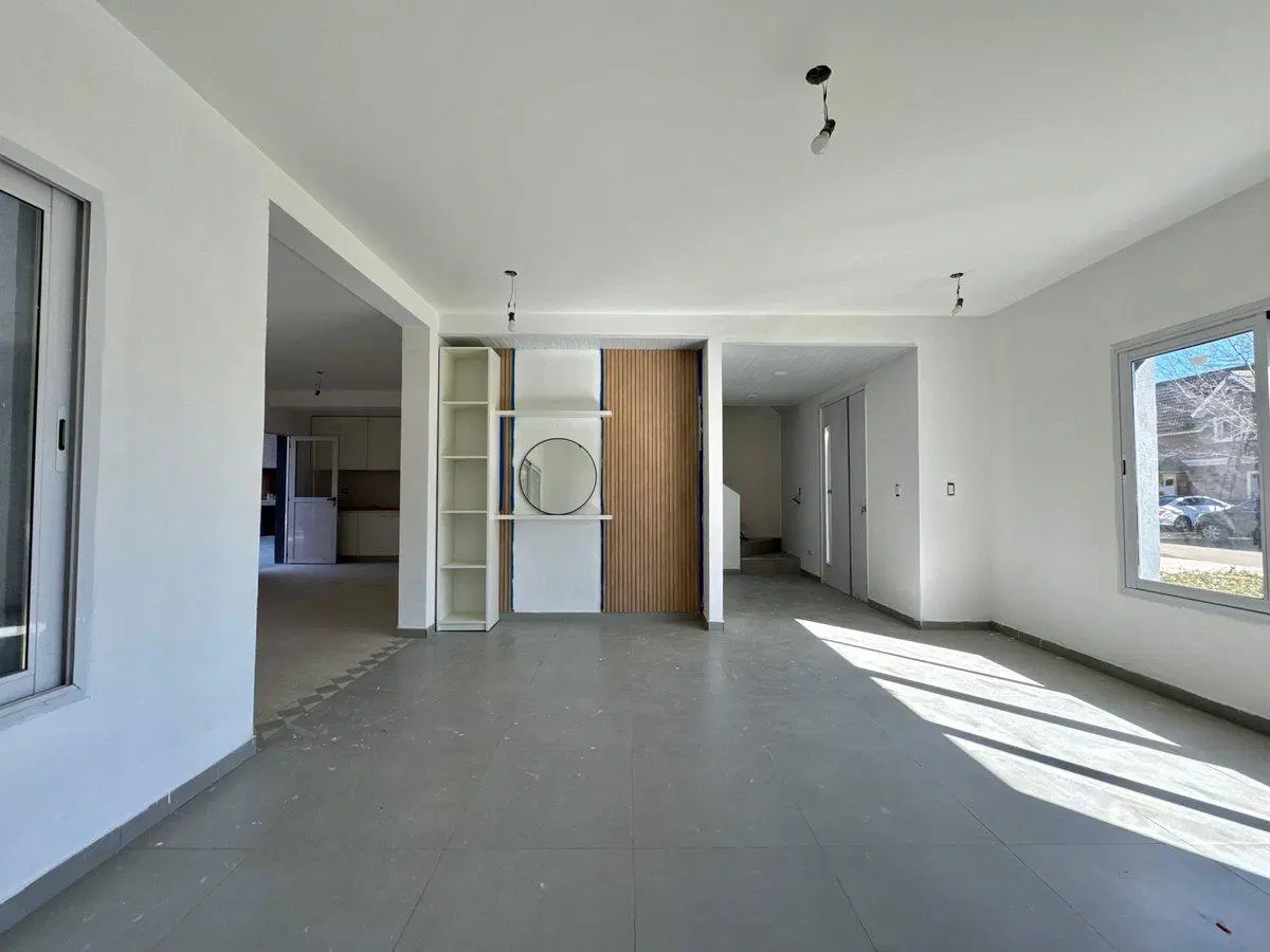CASA EN VENTA A ESTRENAR CON PILETA BOCA RATON 1
