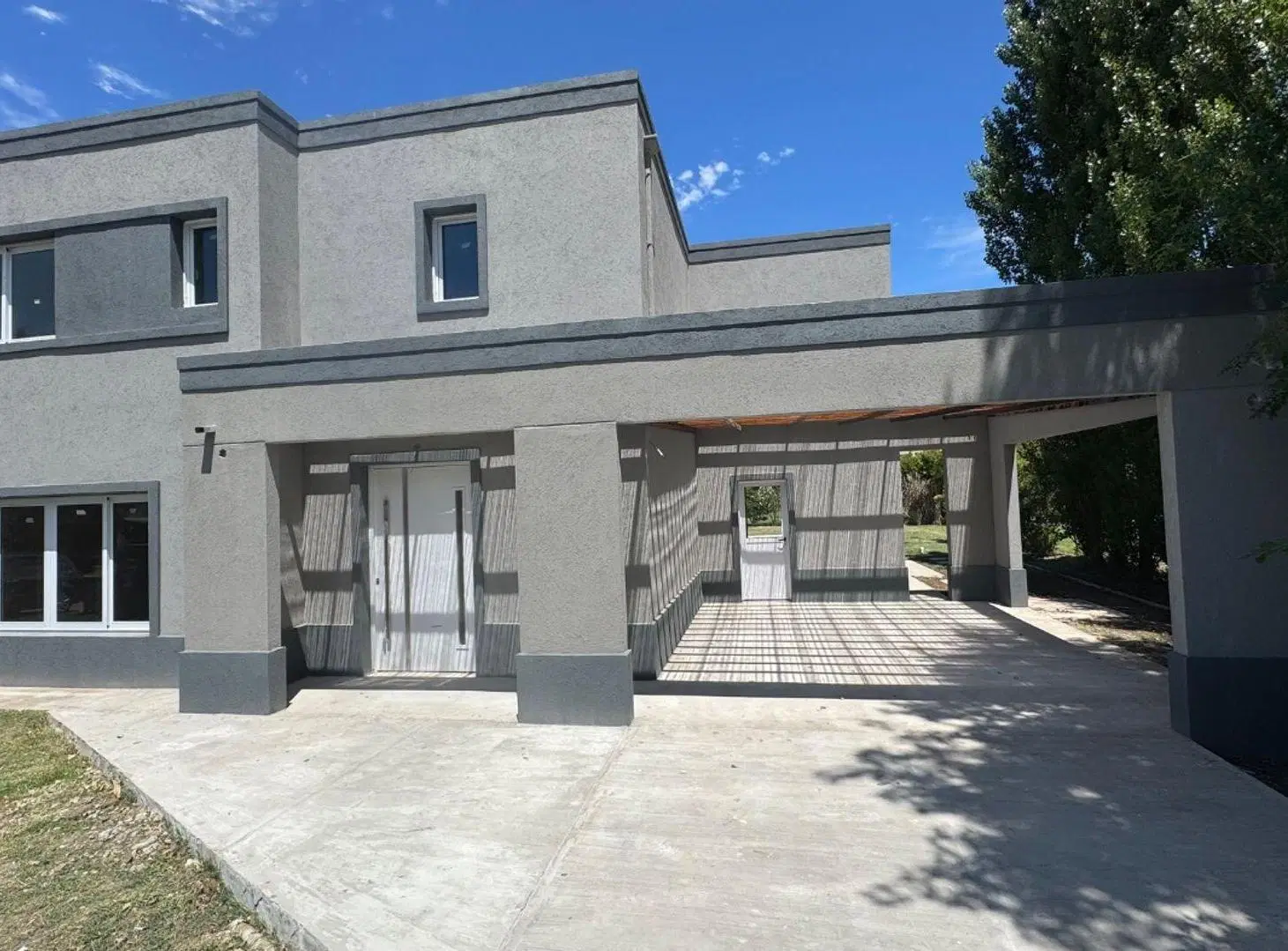 CASA EN VENTA A ESTRENAR CON PILETA BOCA RATON 5