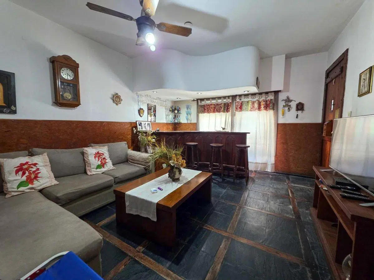 VENTA CASA 3 AMBIENTES CON JARDIN QUINCHO COCHERA 5