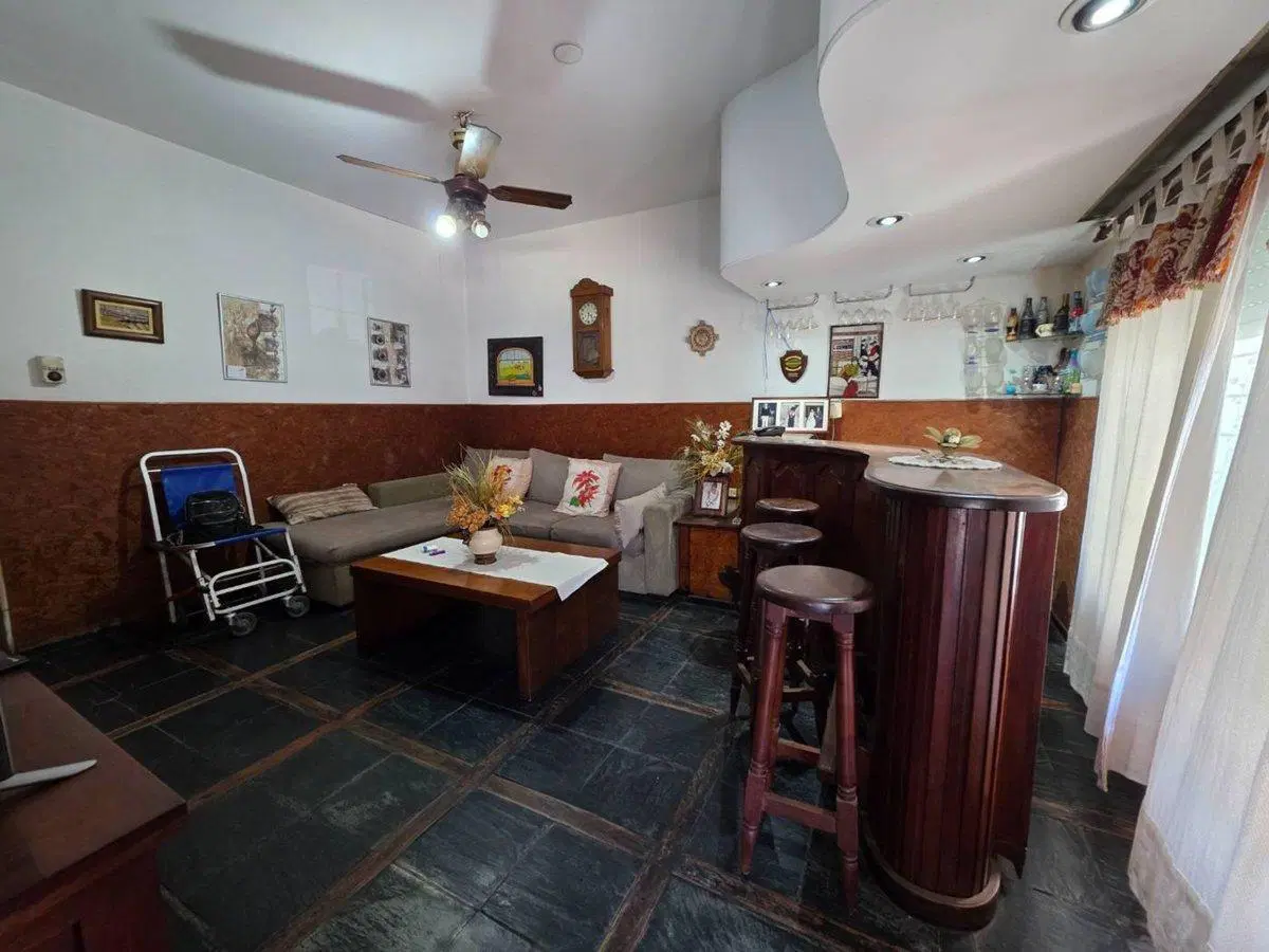 VENTA CASA 3 AMBIENTES CON JARDIN QUINCHO COCHERA 3