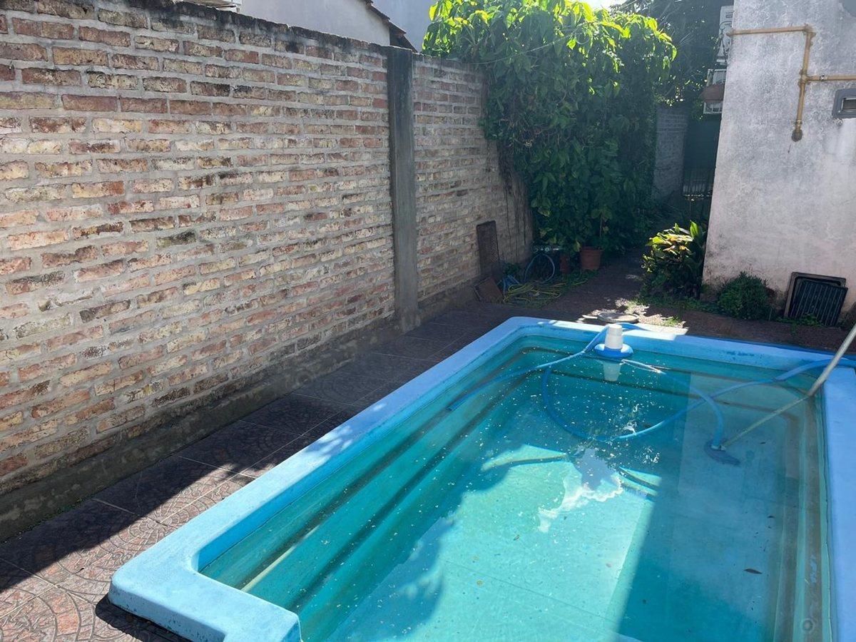 Foto de VENTA CASA 3 AMB PB PILETA ITUZAINGO APTO CREDITO, imagen 3