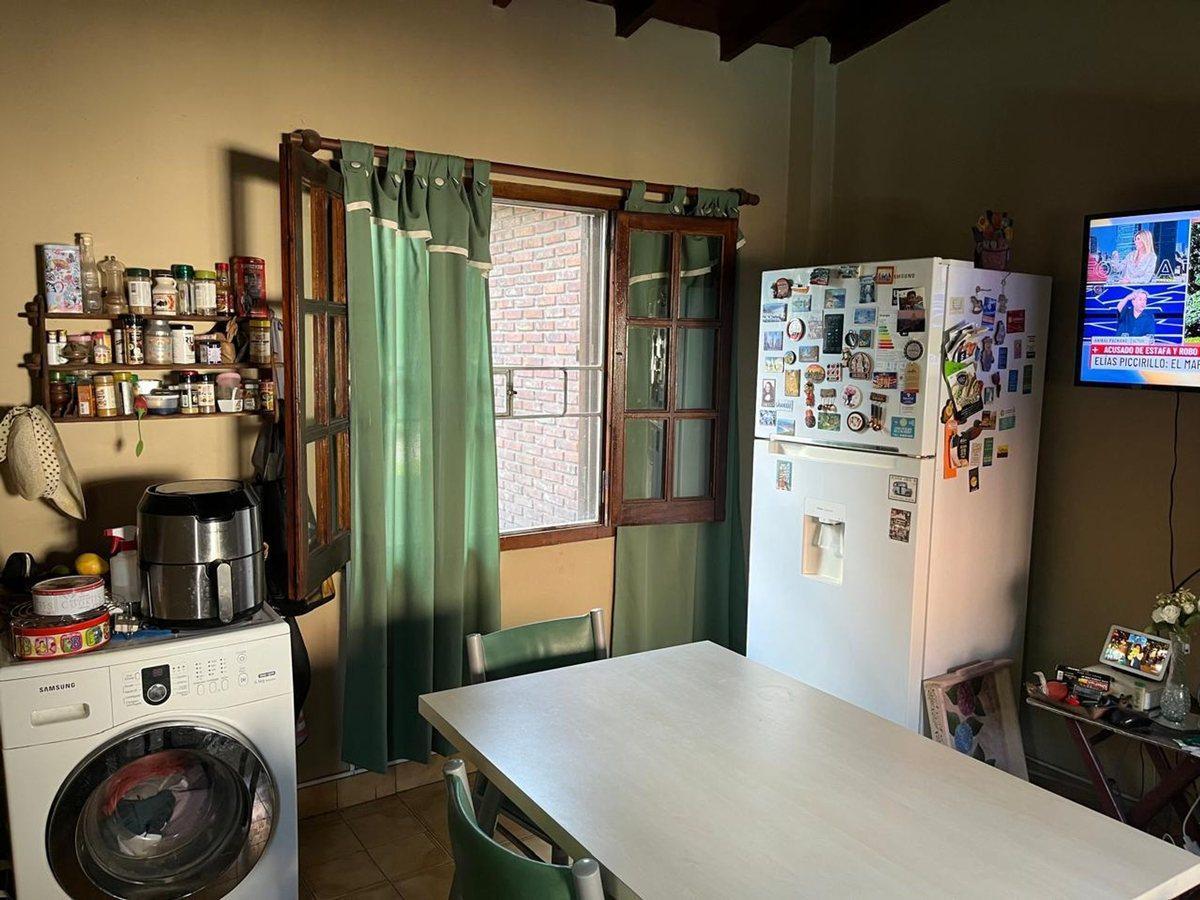 Foto de VENTA CASA 3 AMB PB PILETA ITUZAINGO APTO CREDITO, imagen 4