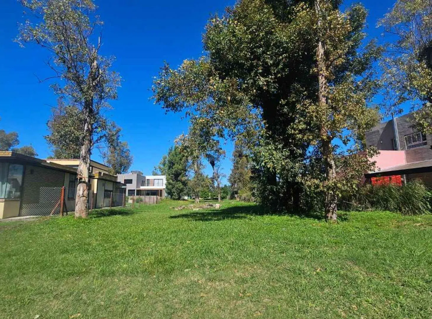 LOTE CENTRAL 600M2 EN ALVAREZ DEL BOSQUE MORENO 5