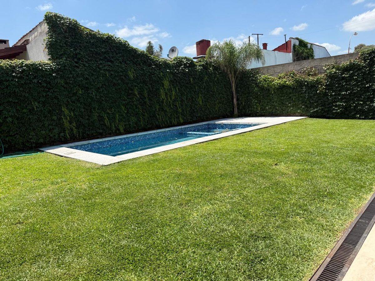 Foto de VENTA CASA 6 AMB. C/ PILETA -APTO CREDITO- C EVITA, imagen 1