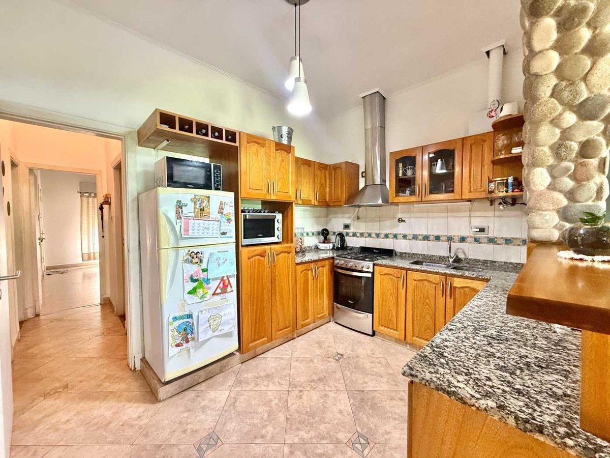 Foto de CASA VENTA 4AMB CASTELAR SUR PARQUE COCHERA, imagen 5