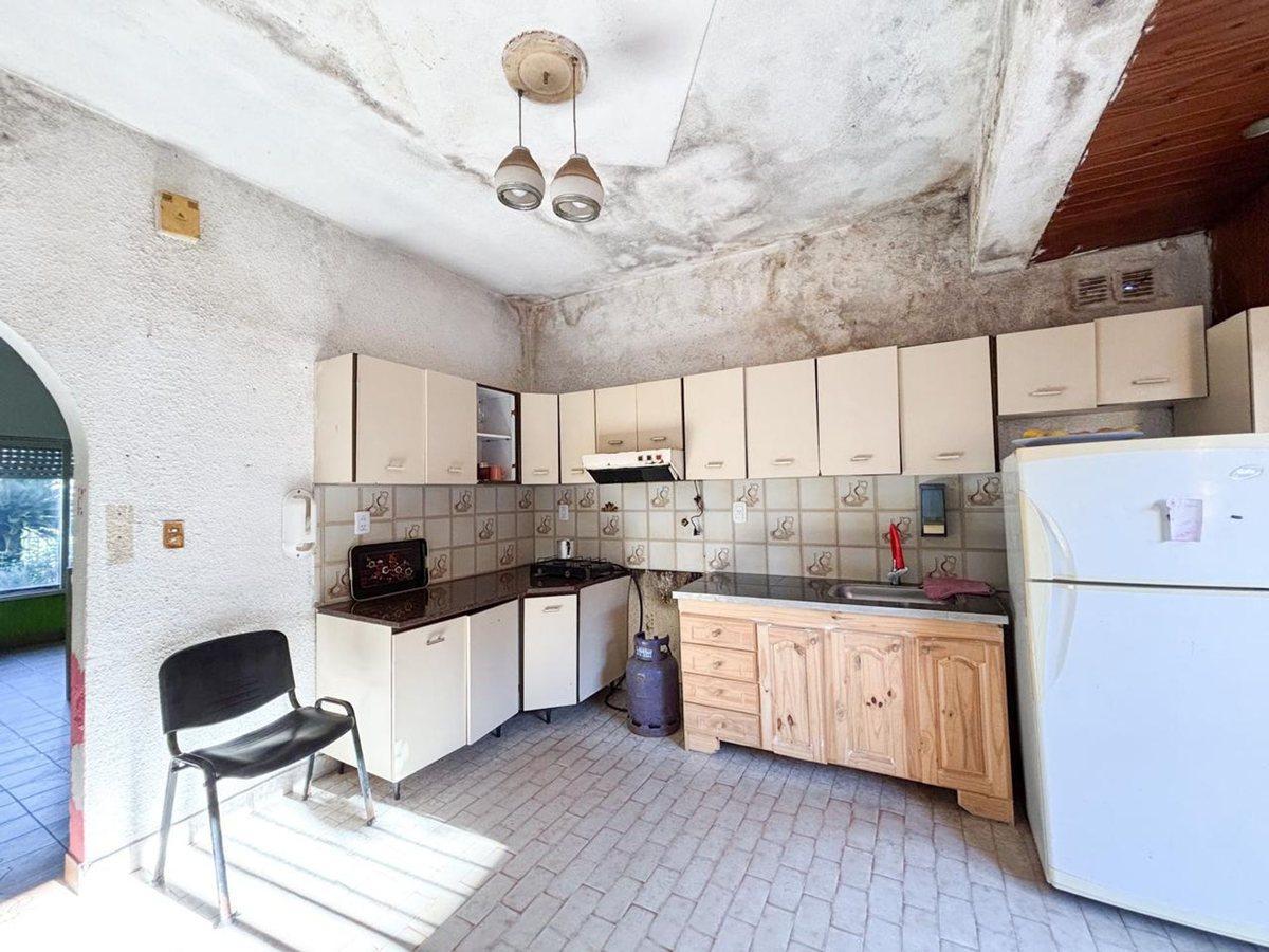 Foto de VENTA CASA 3 AMB A REFACCIONAR - PARQUE LELOIR, imagen 1