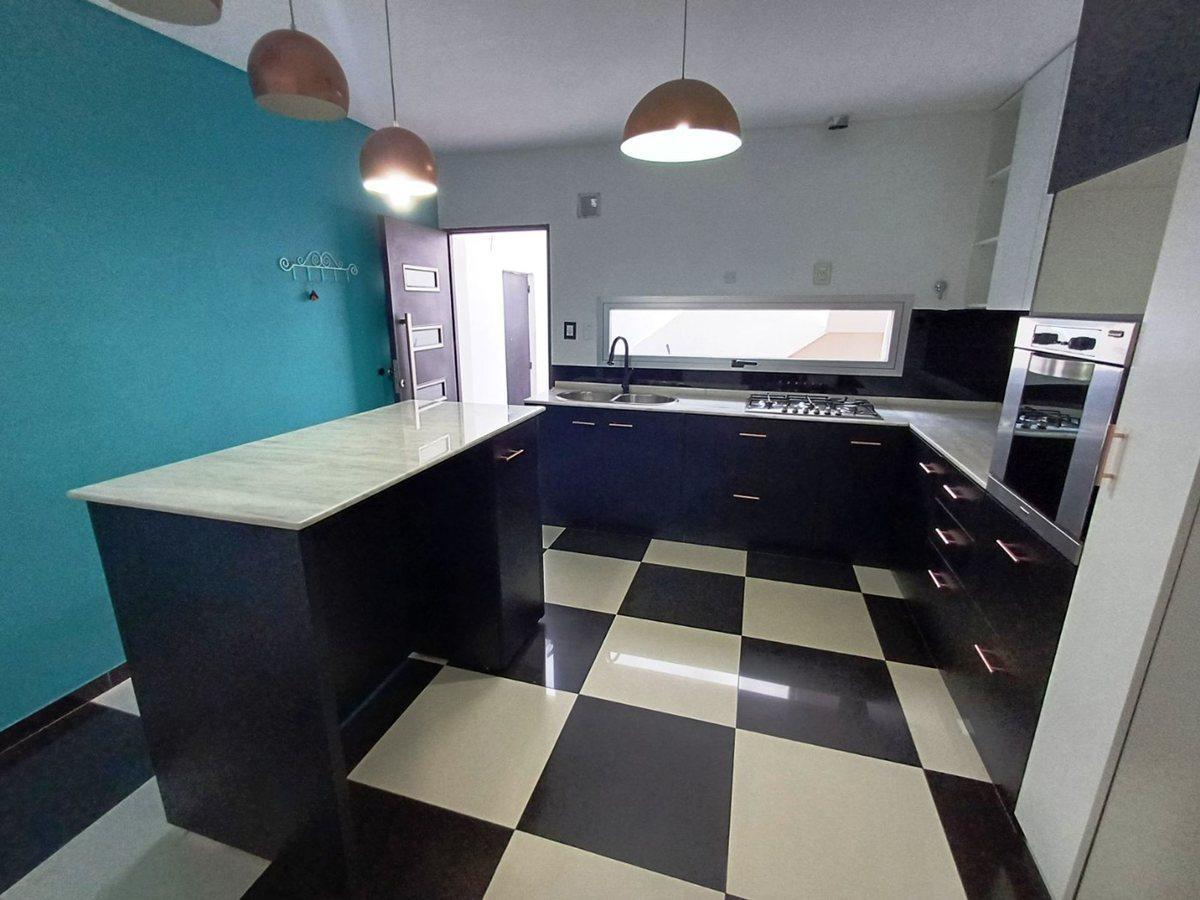Foto de VENTA CASA 3 AMB LOCAL OFICINA BALLESTER APTO CRED, imagen 2