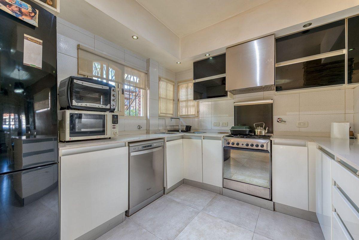 Foto de TRIPLEX EN TRES NIVELES - RAMOS MEJIA, imagen 3