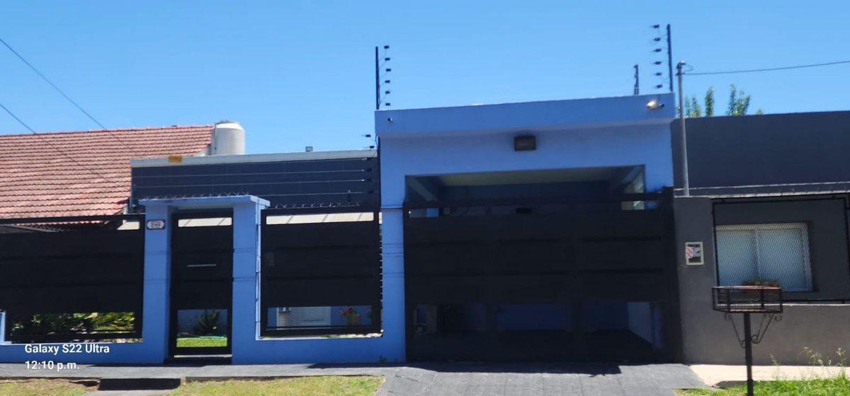 Foto de VENTA CASA 3 AMB,QUINCHO, PARQUE ITUZAINGO N A CRE, imagen 2