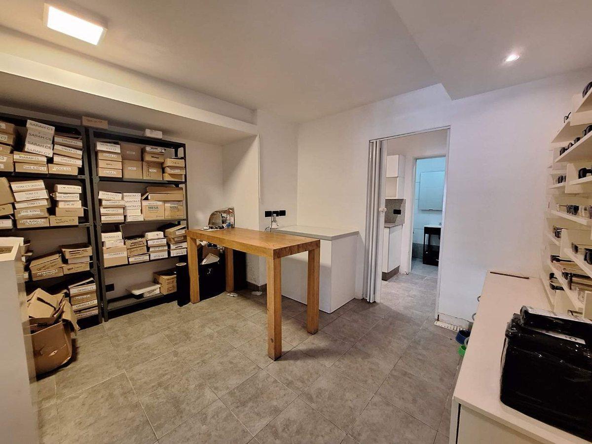 Foto de VENTA OFICINA LOCAL CON COCHERA FRENTE HAEDO NORTE, imagen 4