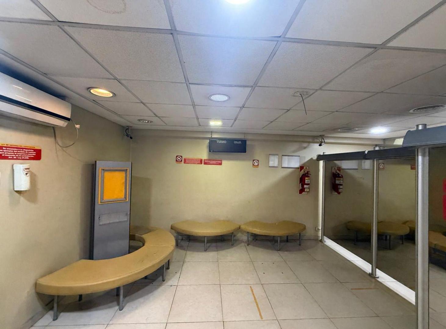 Foto de VENTA LOCAL AVENIDA RIVADAVIA LINIERS, imagen 4