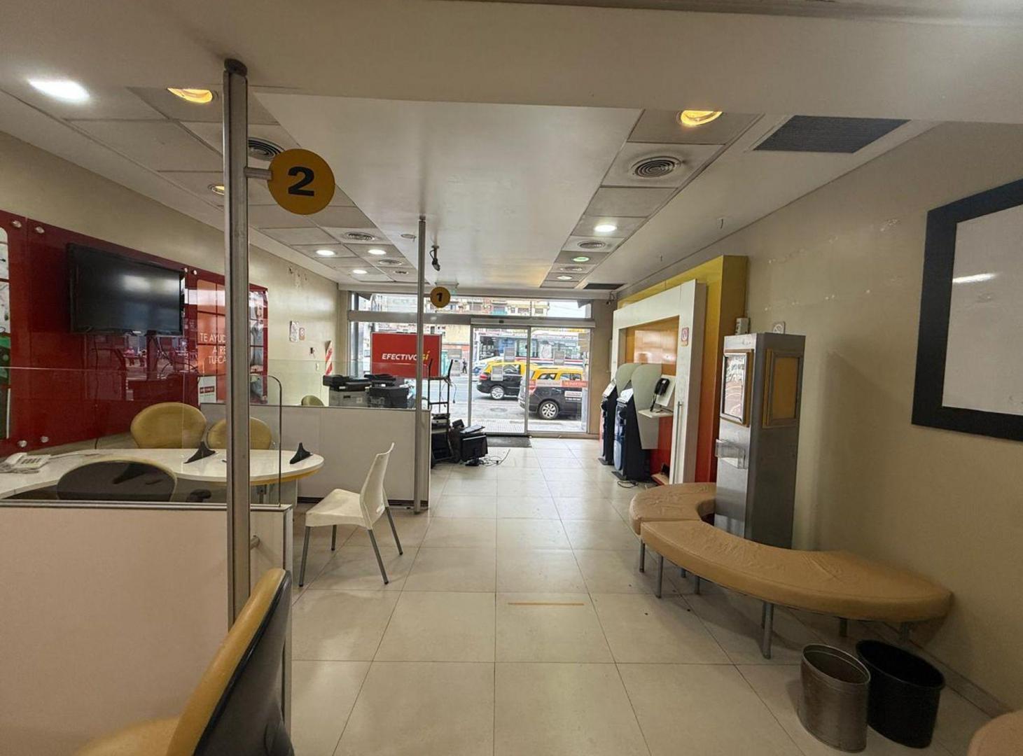 Foto de VENTA LOCAL AVENIDA RIVADAVIA LINIERS, imagen 1