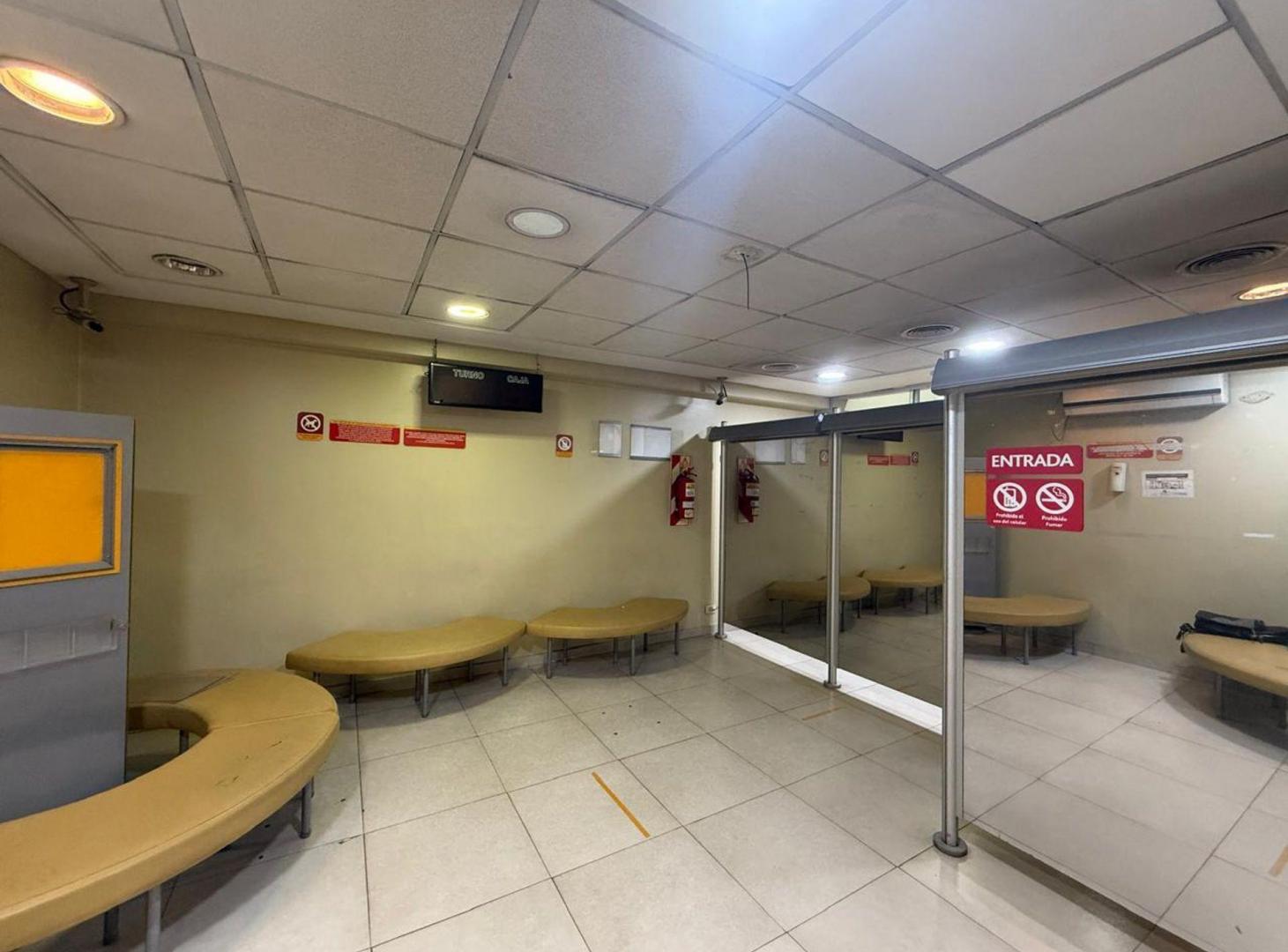 Foto de VENTA LOCAL AVENIDA RIVADAVIA LINIERS, imagen 3