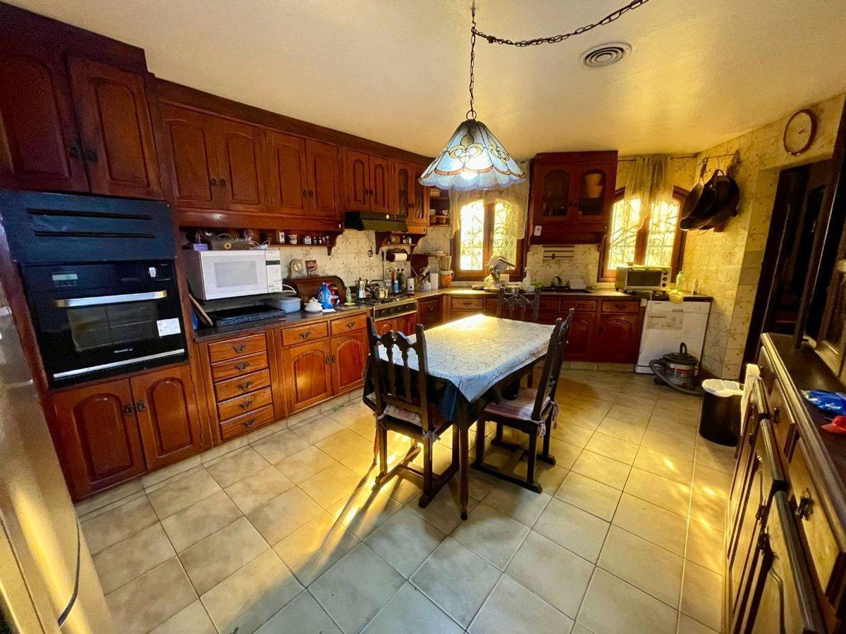 Foto de VENTA CASA 6 AMB MORON COCHERA PISCINA LOTE 800M2, imagen 2