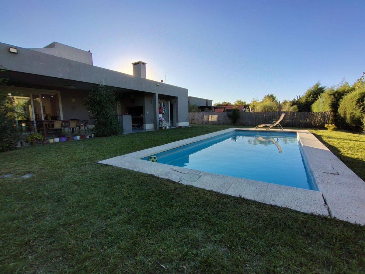 Foto de VENTA 4 Amb. c/ pileta en MARINAS del PILAR - 782m, imagen 2