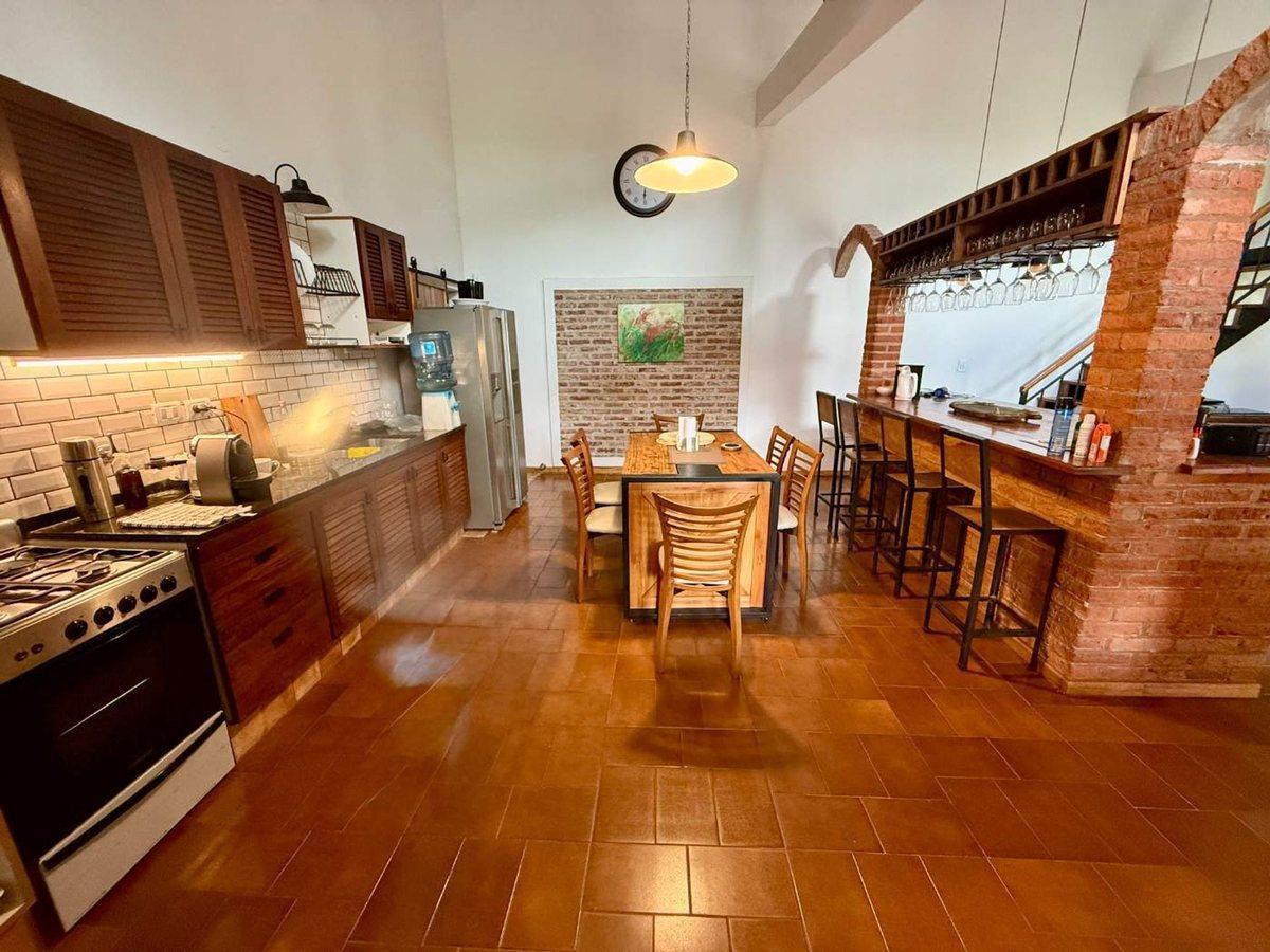Foto de VENTA CASA QUINTA PARQUE LELOIR 4 DORMIT PISCINA, imagen 2