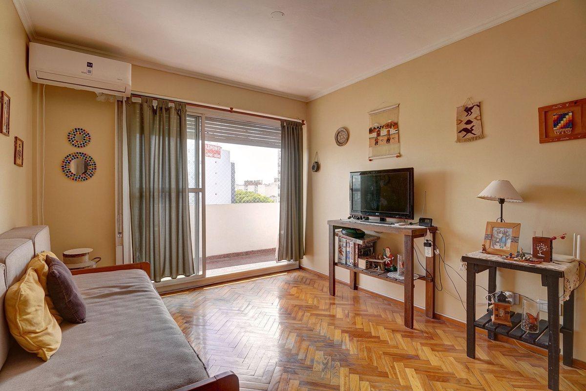 Foto de Venta Dept 4 Amb Depen Balcón Piso Alto Caballito, imagen 1