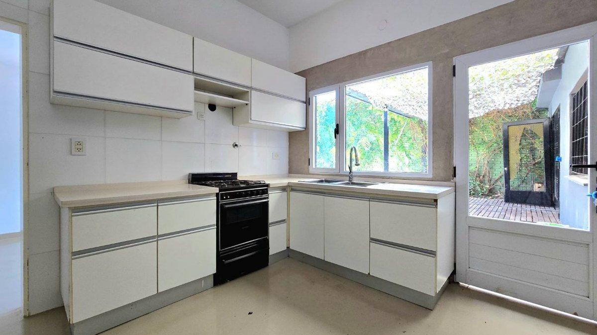 Foto de CASA 6 AMB CASTELAR NORTE LOTE 340 m, imagen 4