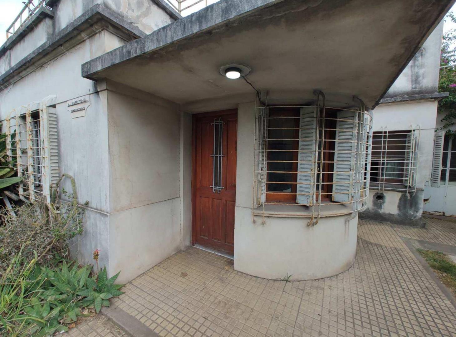 Foto de VENTA Casa 4 Amb c/Jardín OPORTUNIDAD - HURLINGHAM, imagen 2