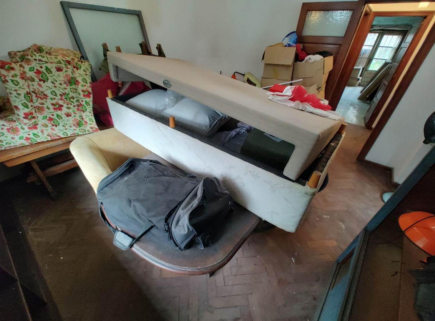 Foto de VENTA Casa 4 Amb c/Jardín OPORTUNIDAD - HURLINGHAM, imagen 1