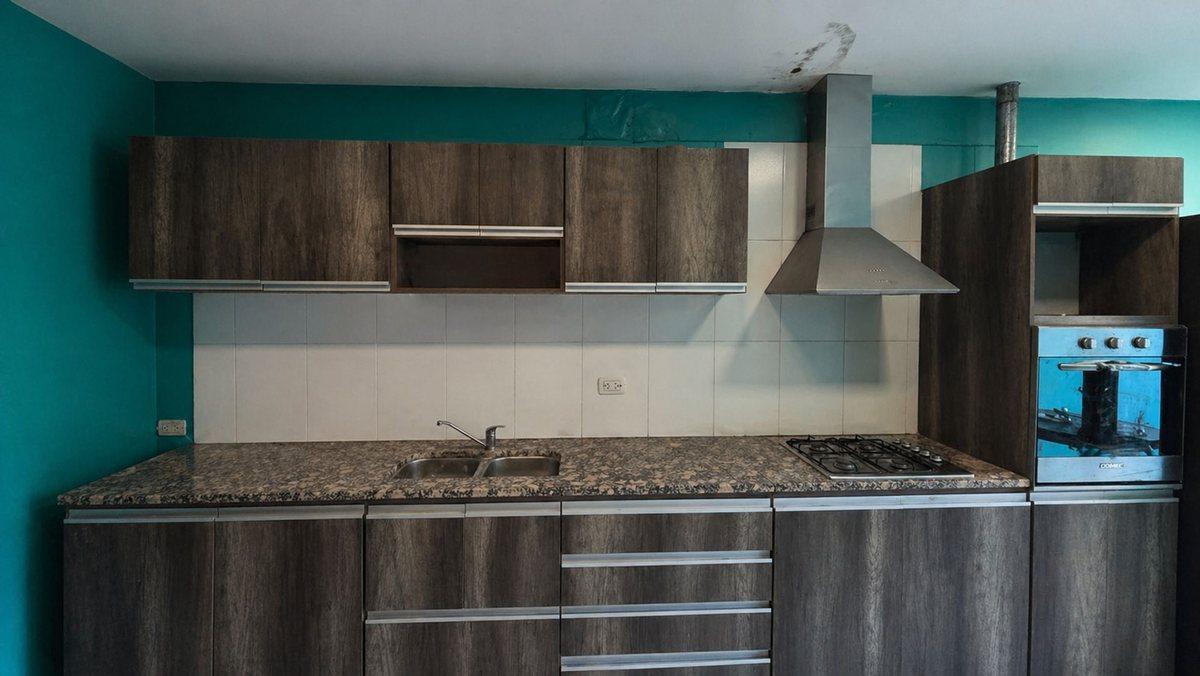 Foto de VENTA CASA 4 AMBIENTES C/PARQUE Y COCHERA MERLO, imagen 5