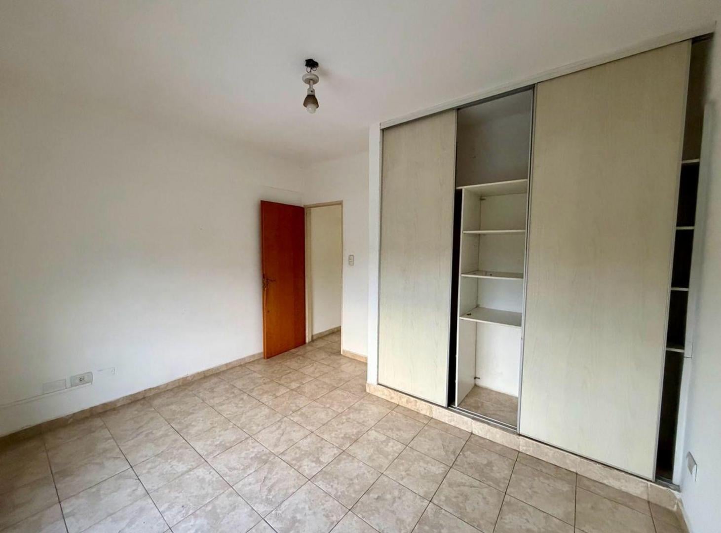 Foto de VENTA DEPARTAMENTO 2 AMBIENTES CON TERRAZA HAEDO, imagen 1