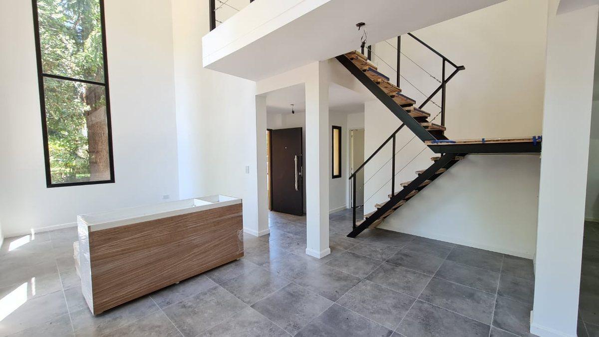 Foto de VENTA CASA 4 AMB PARQUE LELOIR APTO CREDITO, imagen 2