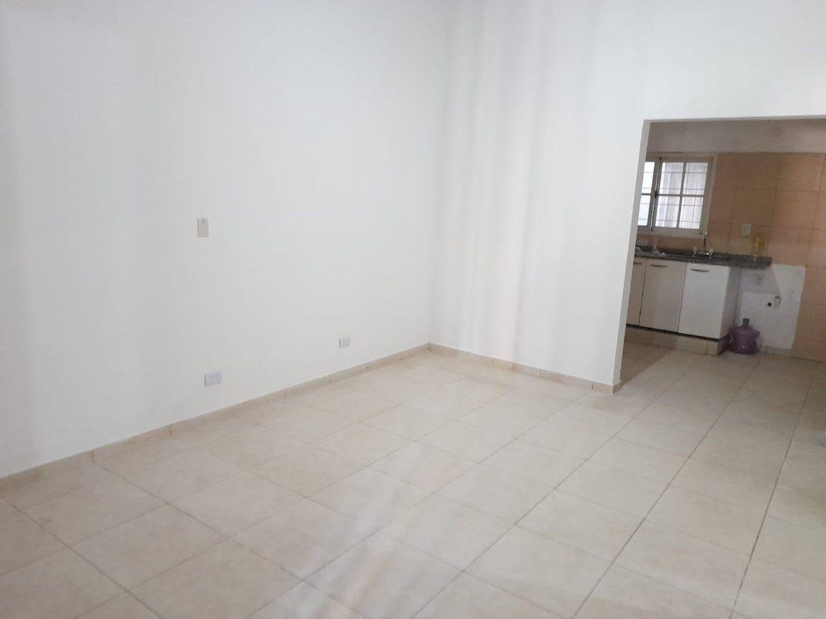 Foto de VENTA PH 3 AMBIENTES EN CASTELAR OFRECE FINANCIAR, imagen 5