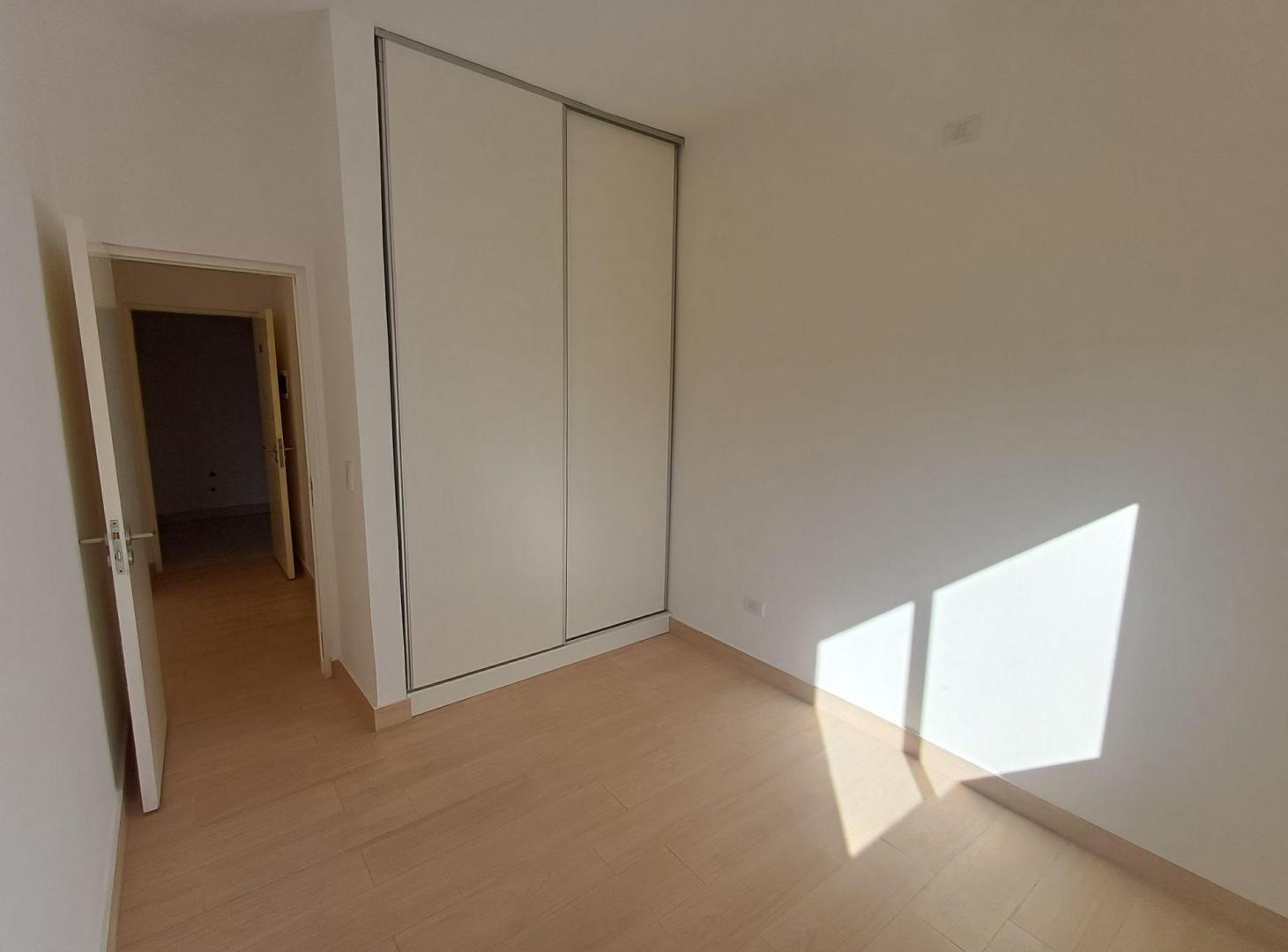 Foto de VENTA DEPARTAMENTO 2 AMB. BALCON MORENO CENTRO, imagen 1