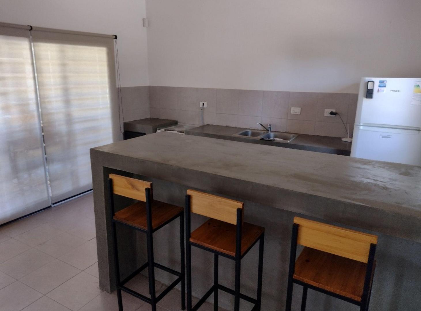 Foto de VENTA CASA 3AMB GRAL RODRIGUEZ LOTE 420M2 PILETA, imagen 5