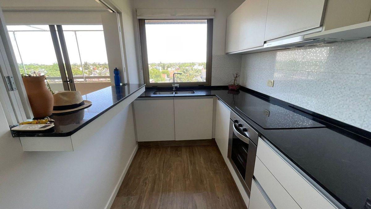 Foto de VENTA DPTO 4 AMB CASTELAR NORTE COCHERA Y TERRAZA, imagen 2