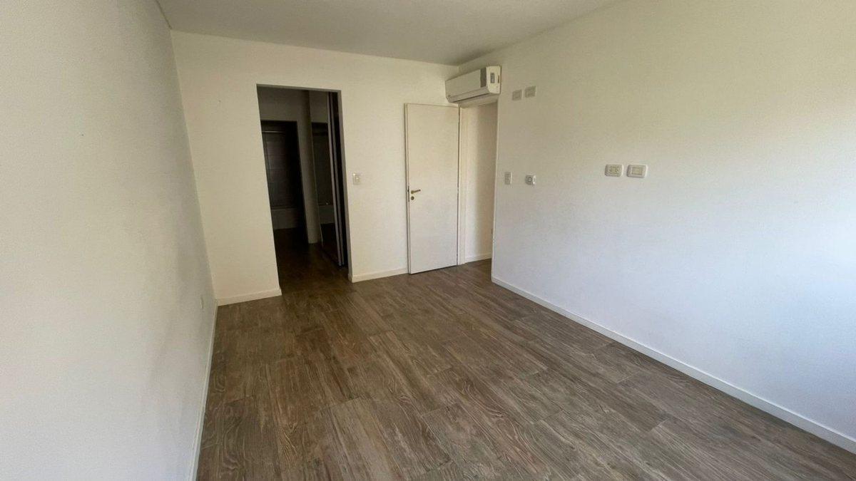 Foto de VENTA DPTO 4 AMB CASTELAR NORTE COCHERA Y TERRAZA, imagen 5